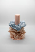 Versatile Holder in Light Pink – styled with scrunchies, biodegradable PLA by Aurelis Design Studio.